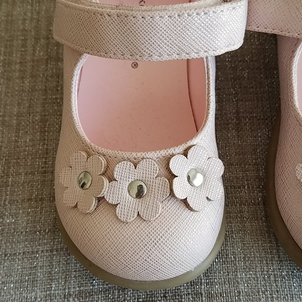 New Koala Kids Pink Shoes - Picture 2 of 6